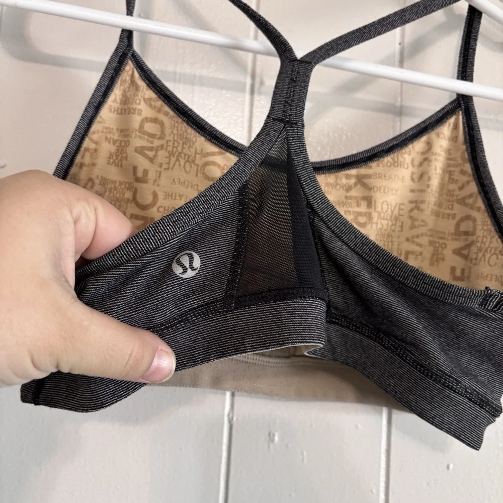 Lululemon Women's Size 6 Flow Y‎ Bra IV Racerback Teal Mesh Panel microstripe